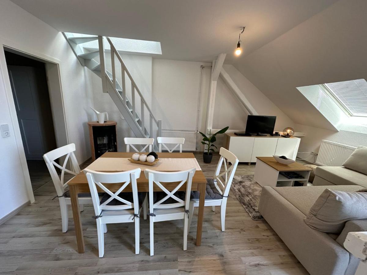 Gemuetliche Neurenovierte Dachgeschosswohnung Erfurt Bagian luar foto