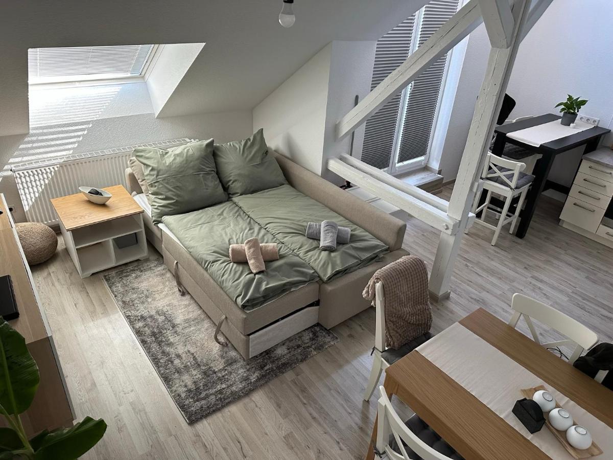 Gemuetliche Neurenovierte Dachgeschosswohnung Erfurt Bagian luar foto