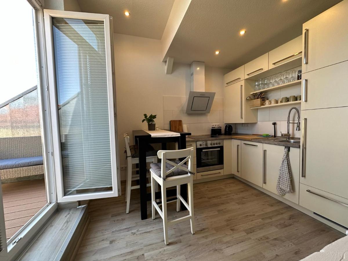 Gemuetliche Neurenovierte Dachgeschosswohnung Erfurt Bagian luar foto
